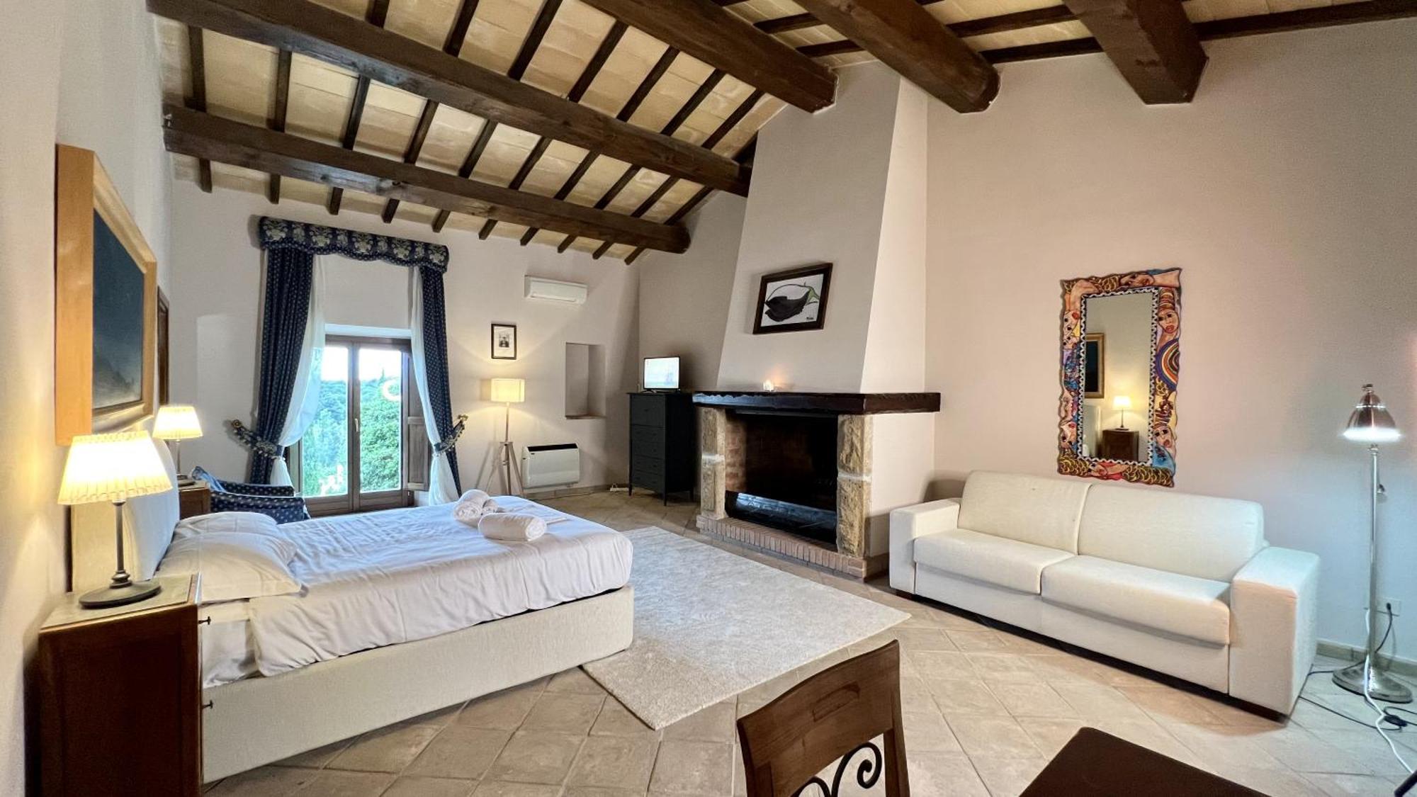 Agriturismo Cerrosughero Canino Екстер'єр фото