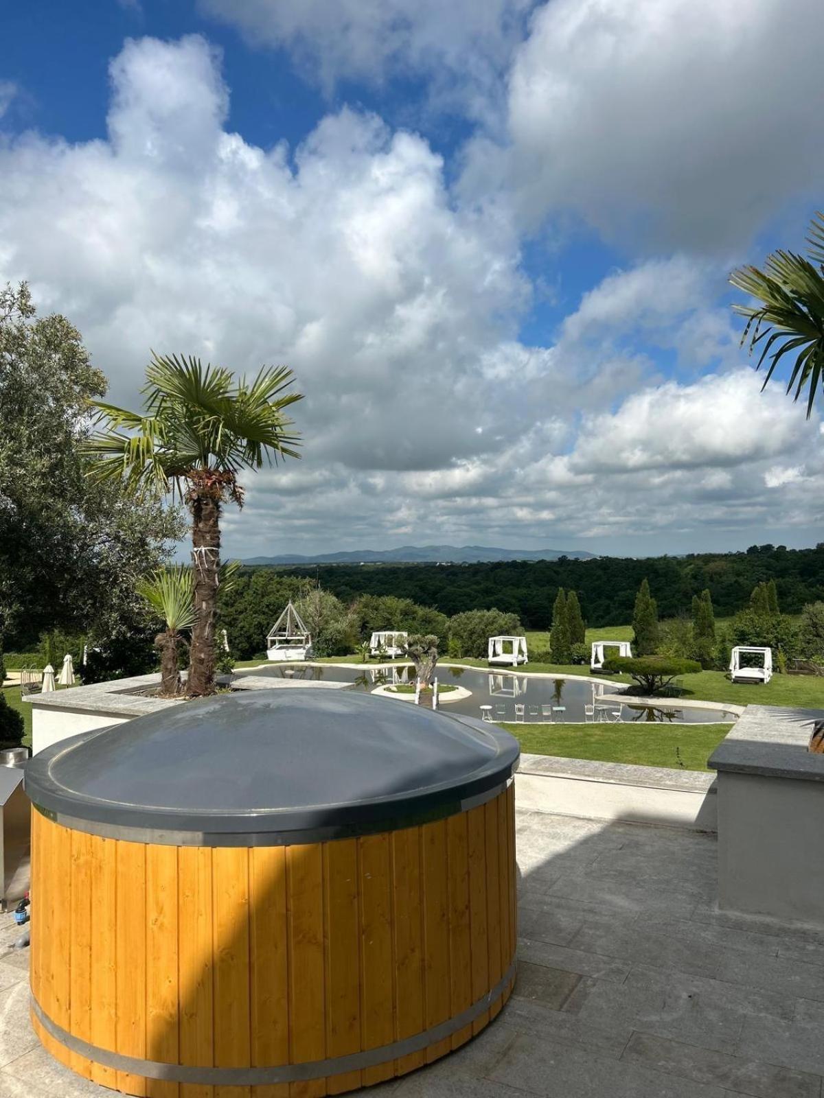 Agriturismo Cerrosughero Canino Екстер'єр фото
